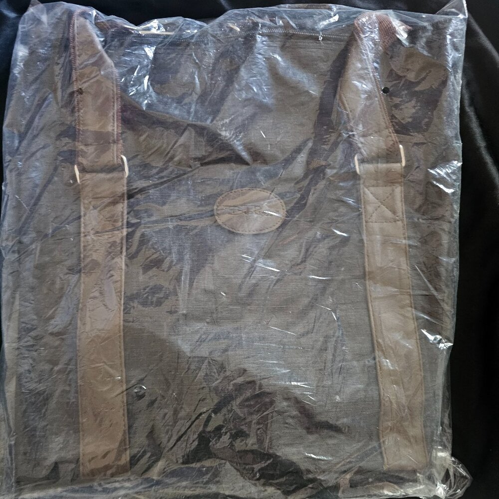 Bella Russo Tote/Luggage Bags